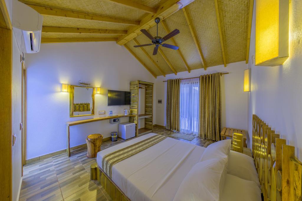 Pensión Ameera Maldives 4*
