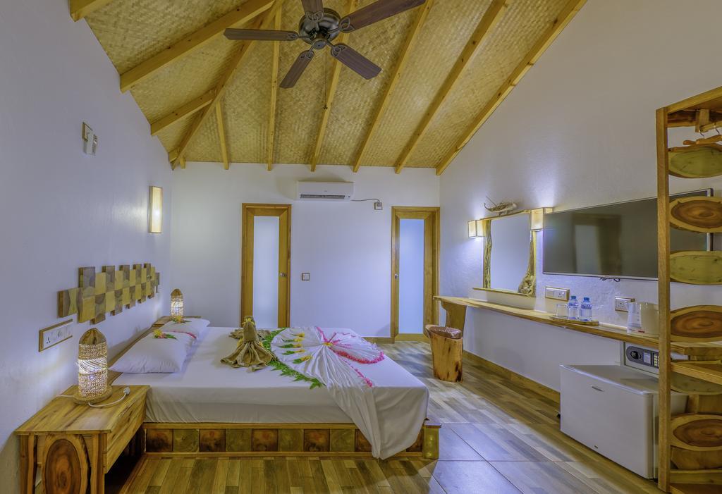 Pensión Ameera Maldives 4*